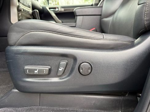 Used 2015 Lexus GX 460 w/ Navigation Package image 35