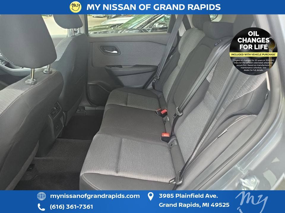 Used 2023 Nissan Rogue SV AWD/4WD image 5