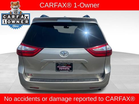 Used 2017 Toyota Sienna XLE FWD image 4