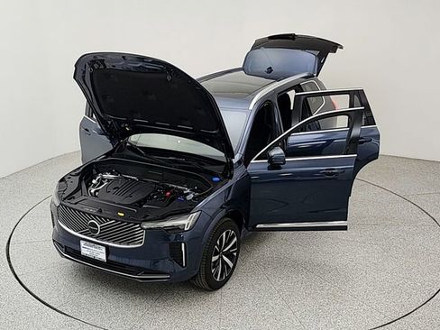 New 2026 Volvo XC90 B5 Core image 38