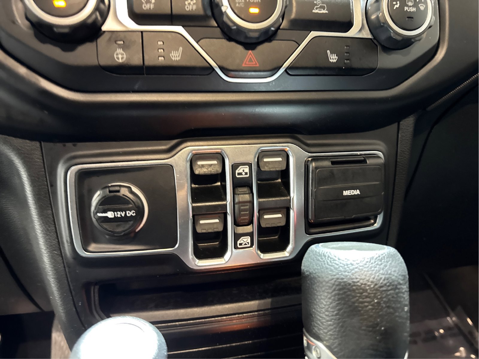 Used 2021 Jeep Gladiator Sport AWD/4WD image 30