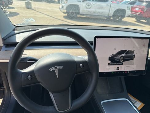 Used 2023 Tesla Model 3 Standard Range image 11