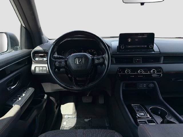 Used 2023 Honda Pilot Sport image 21