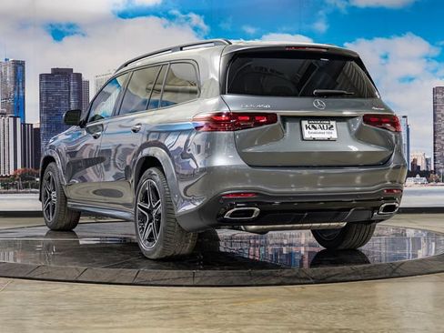 Used 2026 Mercedes-Benz GLS 450 4MATIC image 9