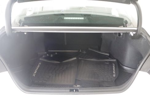 Used 2018 Toyota Camry LE FWD image 19