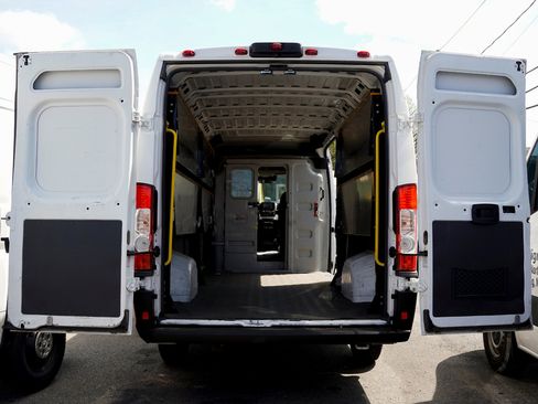 Used 2022 RAM ProMaster 3500 w/ Convenience Group FWD image 10