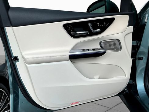 Used 2026 Mercedes-Benz GLC 300 image 15