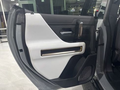 Used 2025 GMC Hummer EV 2X image 13