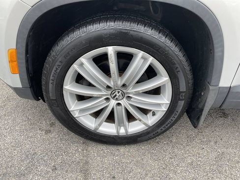 Used 2011 Volkswagen Tiguan S AWD/4WD image 9