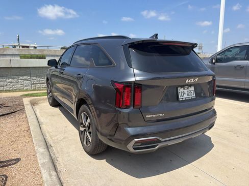 Used 2023 Kia Sorento S w/ Panoramic Sunroof Package FWD image 8