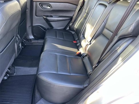 Used 2022 Nissan Rogue SL w/ SL Premium Package image 10