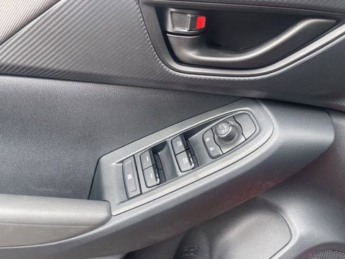 Used 2025 Subaru Crosstrek 2.0i image 16