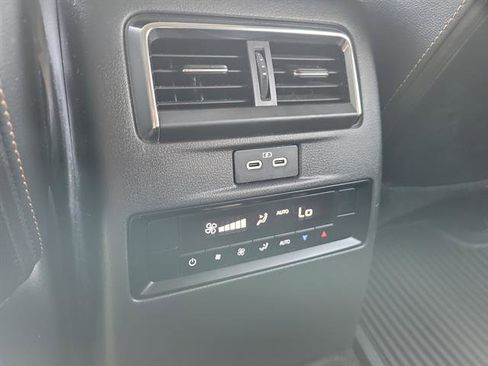 Used 2024 MAZDA CX-90 3.3 Turbo w/ Premium Package image 10