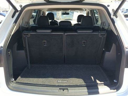 Certified 2022 Volkswagen Atlas SE FWD image 9