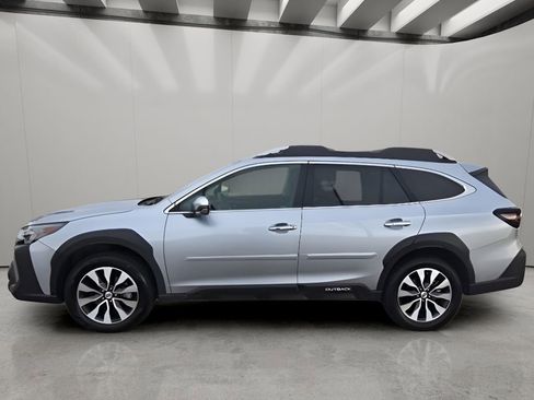 Used 2024 Subaru Outback Touring image 2