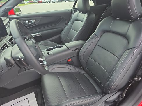Used 2025 Ford Mustang GT Premium RWD image 12