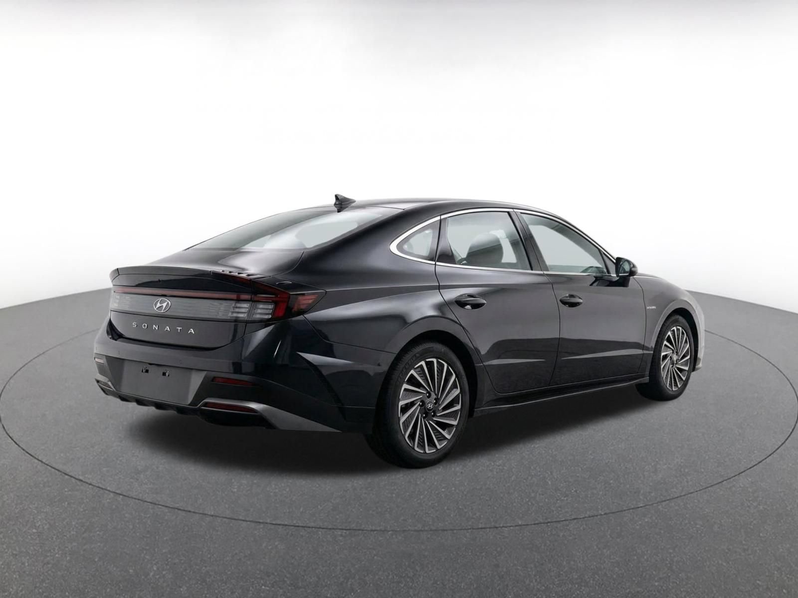 Used 2025 Hyundai Sonata SEL FWD image 8