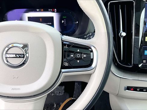 Certified 2023 Volvo XC60 T8 Plus image 23