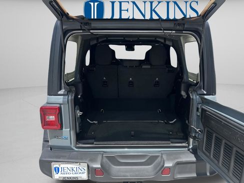 Used 2024 Jeep Wrangler Unlimited Rubicon 4xe AWD/4WD image 32