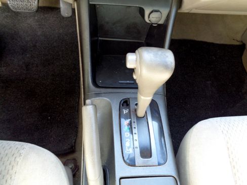 Used 2003 Toyota Camry LE image 22