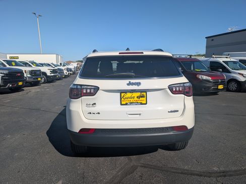Used 2021 Jeep Compass Latitude w/ Convenience Group AWD/4WD image 7