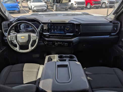 Used 2024 Chevrolet Silverado 2500 LT image 14