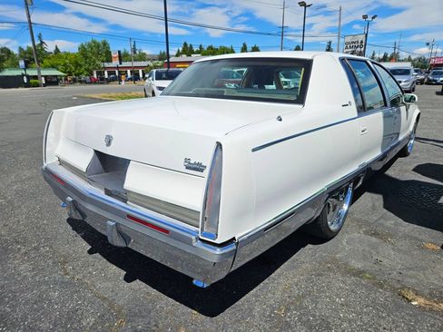 Used 1994 Cadillac Fleetwood Brougham RWD image 5