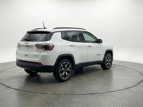 Used 2025 Jeep Compass Limited AWD/4WD image 9