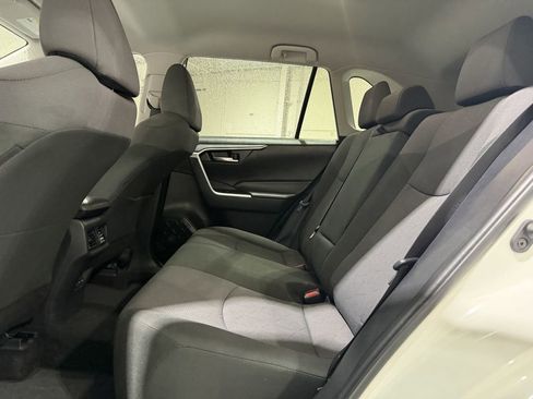 Used 2025 Toyota RAV4 XLE FWD image 29