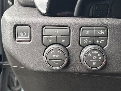 Used 2026 Chevrolet Silverado 2500 LT w/ Trail Boss Package AWD/4WD image 29