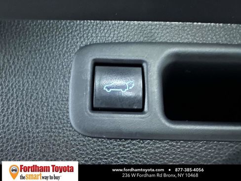 Used 2022 Toyota Highlander XLE image 14