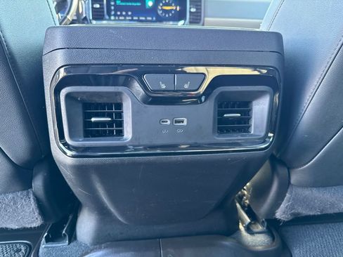 Used 2024 Chevrolet Silverado 2500 ZR2 w/ Technology Package AWD/4WD image 17