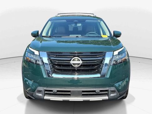 Used 2025 Nissan Pathfinder Platinum FWD image 8