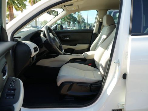 Used 2024 Honda HR-V LX image 16