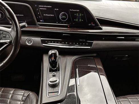 Used 2022 Cadillac Escalade ESV Sport Platinum image 18