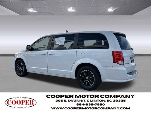 Used 2018 Dodge Grand Caravan SE image 5