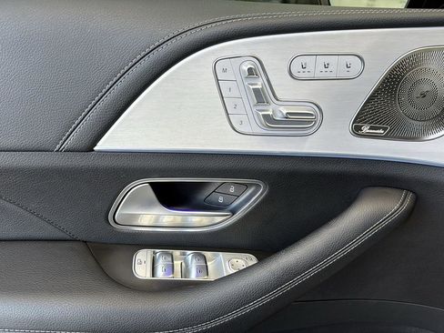 Used 2024 Mercedes-Benz GLS 450 4MATIC image 12