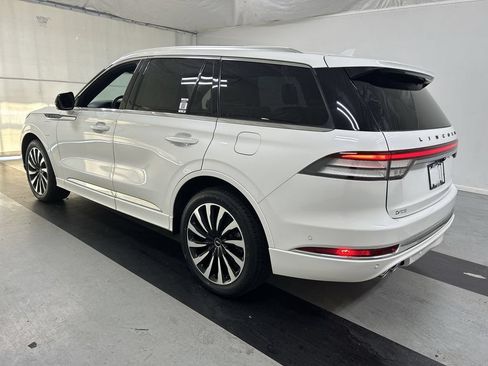Used 2023 Lincoln Aviator Black Label Grand Touring w/ Class IV Trailer Tow Package AWD/4WD image 7