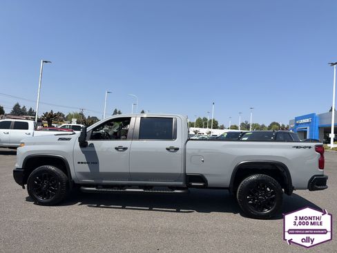 Used 2025 Chevrolet Silverado 2500 Custom w/ Custom Value Package AWD/4WD image 2