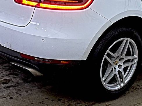 Used 2018 Porsche Macan AWD/4WD image 9