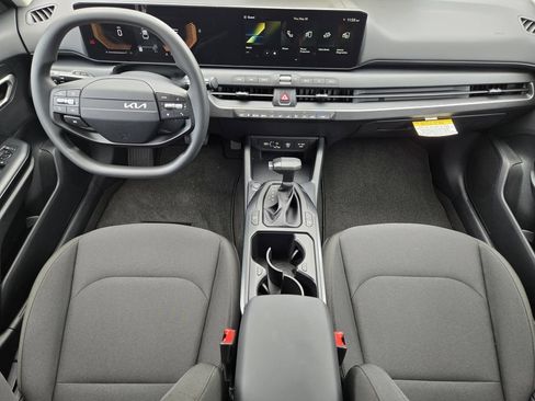 New 2026 Kia K4 FWD image 18