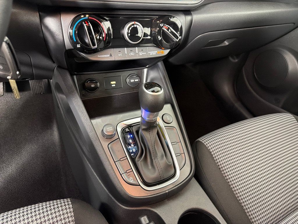 Used 2022 Hyundai Kona SE AWD/4WD image 17