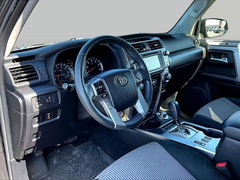 Used 2016 Toyota 4Runner SR5 AWD/4WD image 12