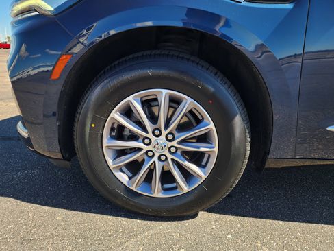 Used 2023 Buick Enclave Premium image 9