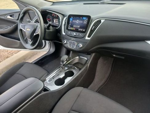 Used 2024 Chevrolet Malibu LT image 42