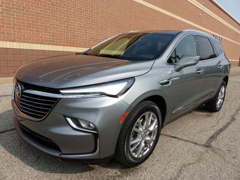 Used 2023 Buick Enclave Essence w/ Experience Buick Package AWD/4WD image 6