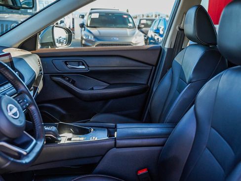 Used 2023 Nissan Rogue SL image 18