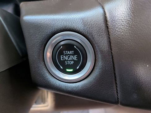 Used 2022 Chevrolet Tahoe LT w/ Luxury Package RWD image 25