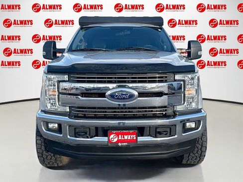 Used 2017 Ford F250 XLT image 2