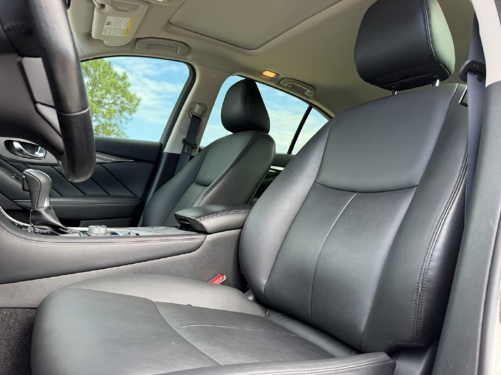 Used 2016 INFINITI Q50 3.0t Premium w/ 3.0T Premium Plus Package RWD image 12